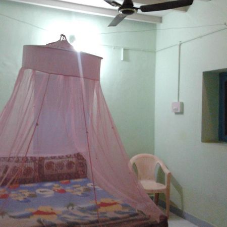 Om Shiva Guest House Hampi Εξωτερικό φωτογραφία