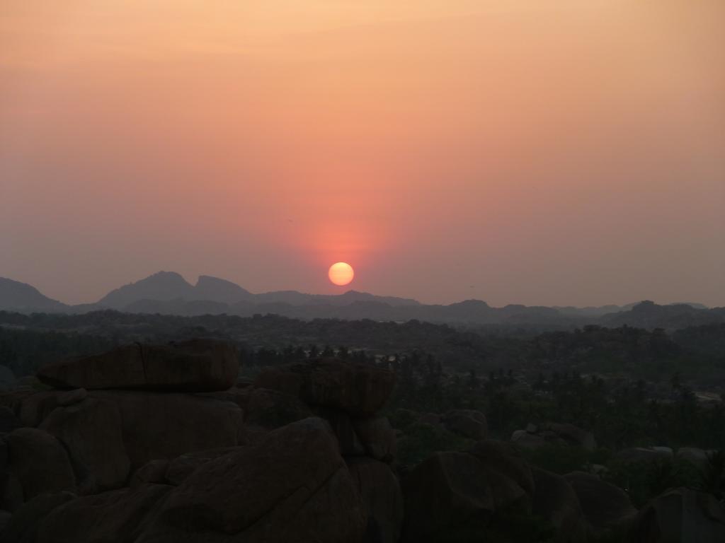 Om Shiva Guest House Hampi Εξωτερικό φωτογραφία